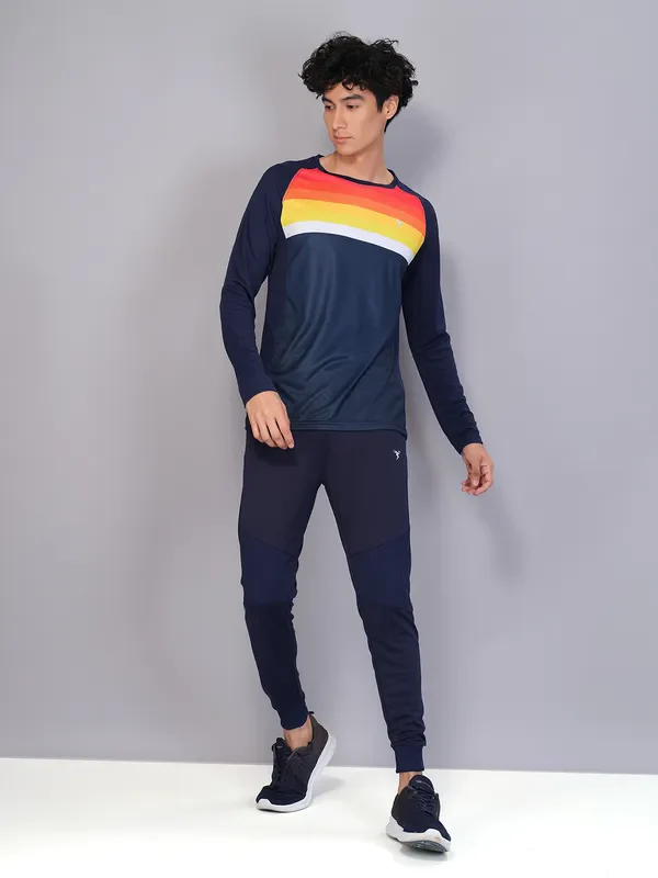 Men Geometric Slim Fit Crew Neck T-shirt with TECHNO COOL - Image 2
