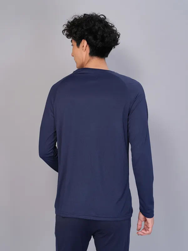 Men Geometric Slim Fit Crew Neck T-shirt with TECHNO COOL - Image 3