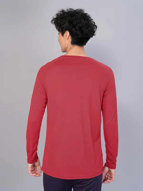 Men Geometric Slim Fit Crew Neck T-shirt with TECHNO COOL - Image 3