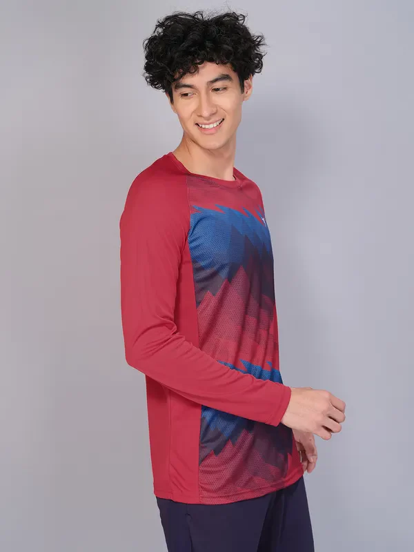 Men Geometric Slim Fit Crew Neck T-shirt with TECHNO COOL - Image 4