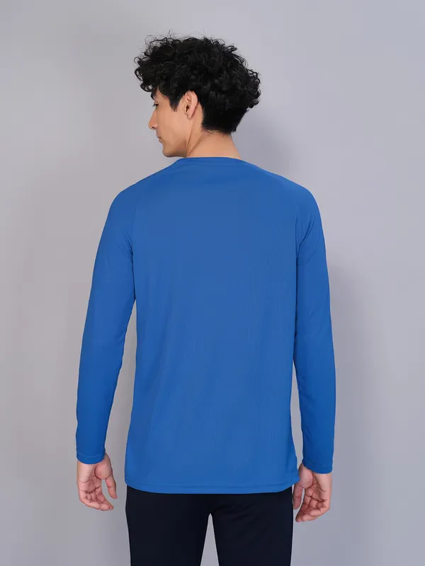 Men Geometric Slim Fit Crew Neck T-shirt with TECHNO COOL - Image 3