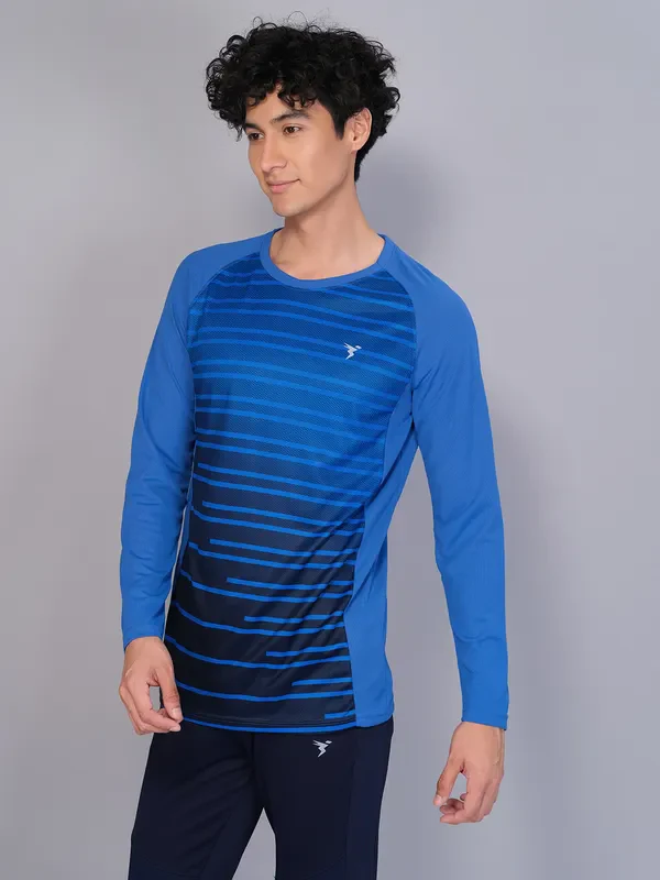 Men Geometric Slim Fit Crew Neck T-shirt with TECHNO COOL - Image 4