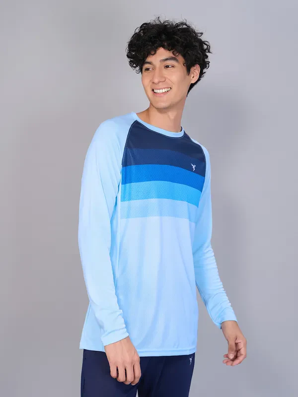 Men Geometric Slim Fit Crew Neck T-shirt with TECHNO COOL - Image 4
