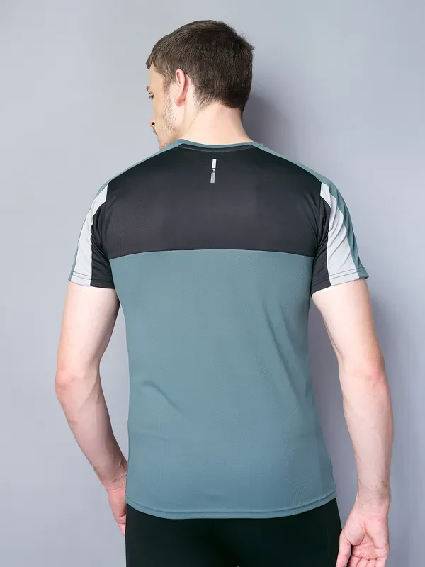 Men Colorblock Slim Fit Crew Neck T-shirt with TECHNO COOL - Image 4