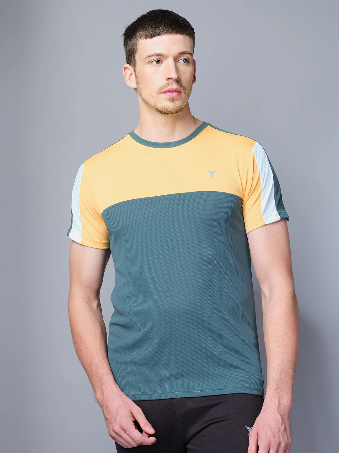 Men Colorblock Slim Fit Crew Neck T-shirt with TECHNO COOL