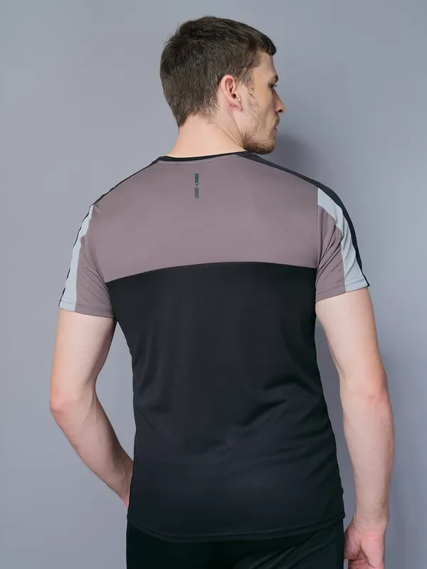 Men Colorblock Slim Fit Crew Neck T-shirt with TECHNO COOL - Image 4