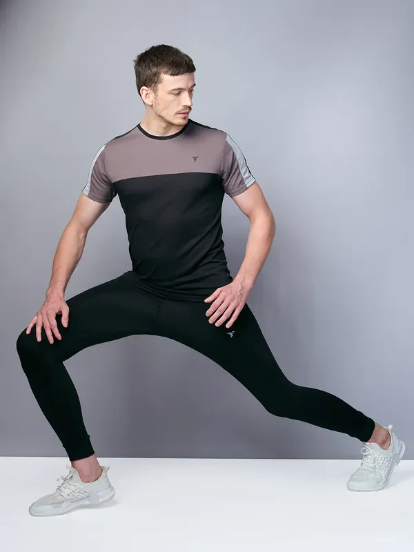 Men Colorblock Slim Fit Crew Neck T-shirt with TECHNO COOL - Image 5