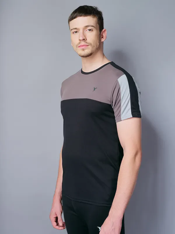 Men Colorblock Slim Fit Crew Neck T-shirt with TECHNO COOL - Image 6