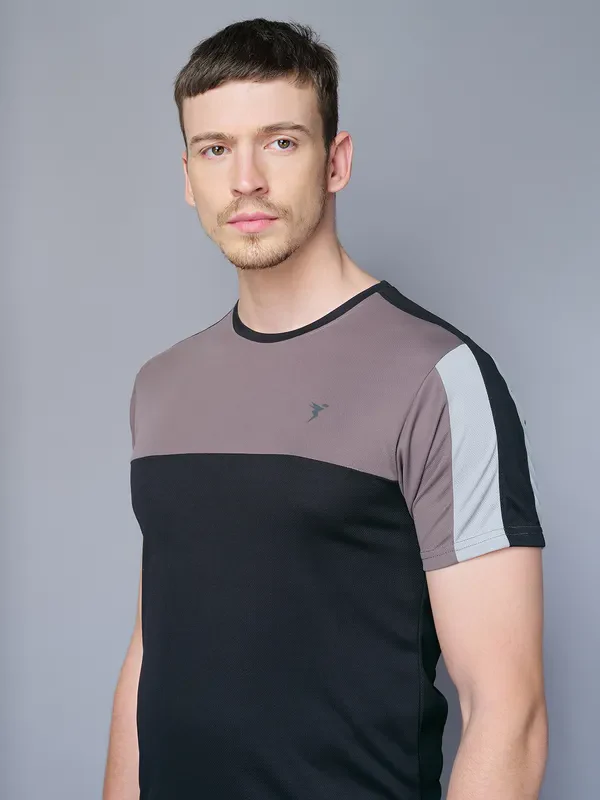 Men Colorblock Slim Fit Crew Neck T-shirt with TECHNO COOL - Image 7