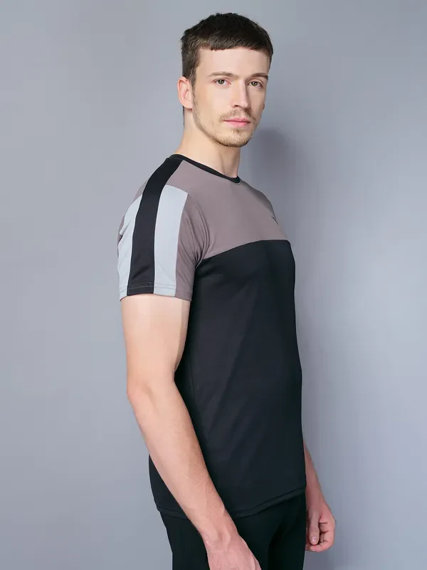Men Colorblock Slim Fit Crew Neck T-shirt with TECHNO COOL - Image 8