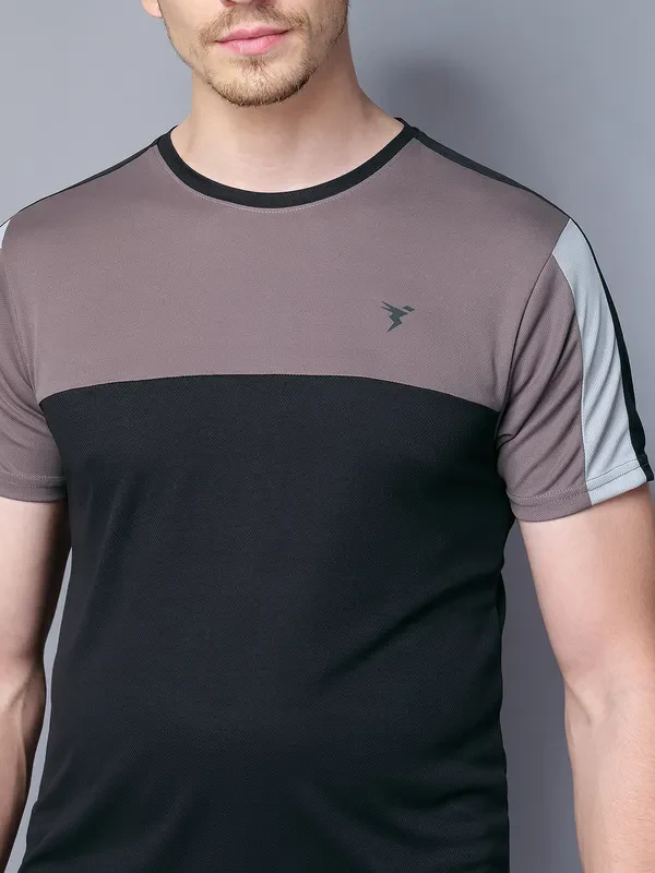 Men Colorblock Slim Fit Crew Neck T-shirt with TECHNO COOL - Image 9