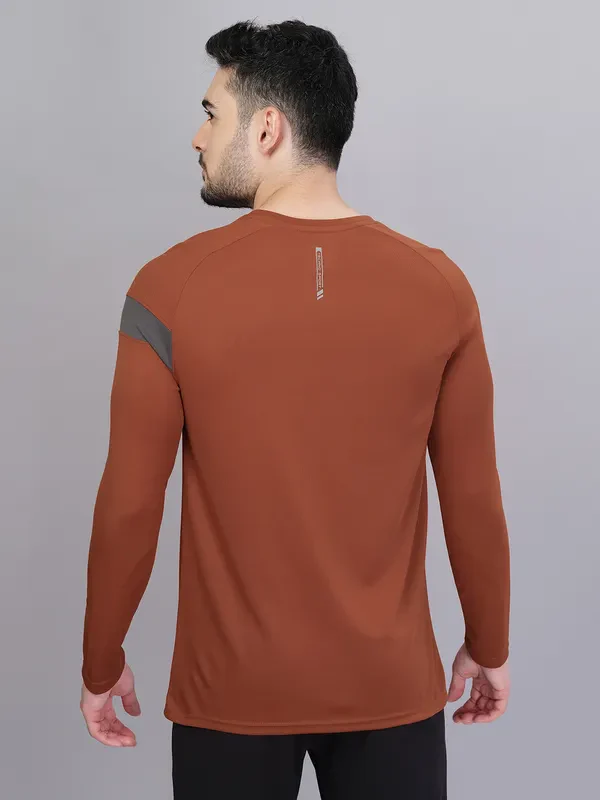 Men Colorblock Slim Fit Crew Neck T-shirt with TECHNO COOL+ - Image 2