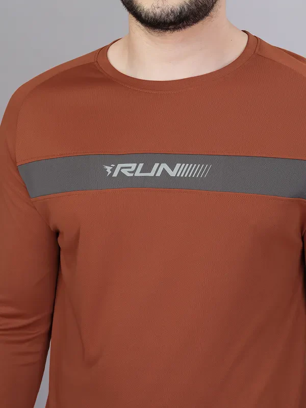 Men Colorblock Slim Fit Crew Neck T-shirt with TECHNO COOL+ - Image 5