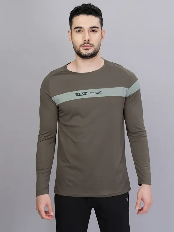 Men Colorblock Slim Fit Crew Neck T-shirt with TECHNO COOL+