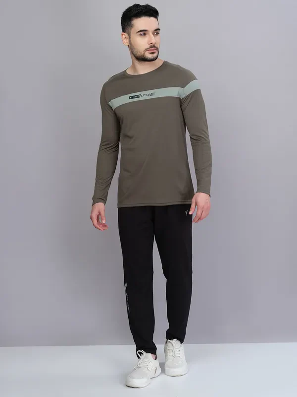 Men Colorblock Slim Fit Crew Neck T-shirt with TECHNO COOL+ - Image 4