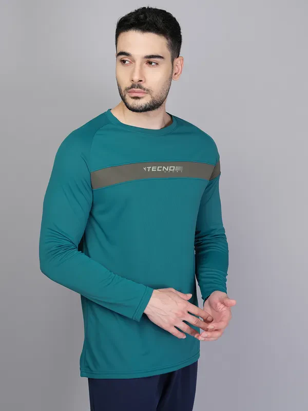 Men Colorblock Slim Fit Crew Neck T-shirt with TECHNO COOL+