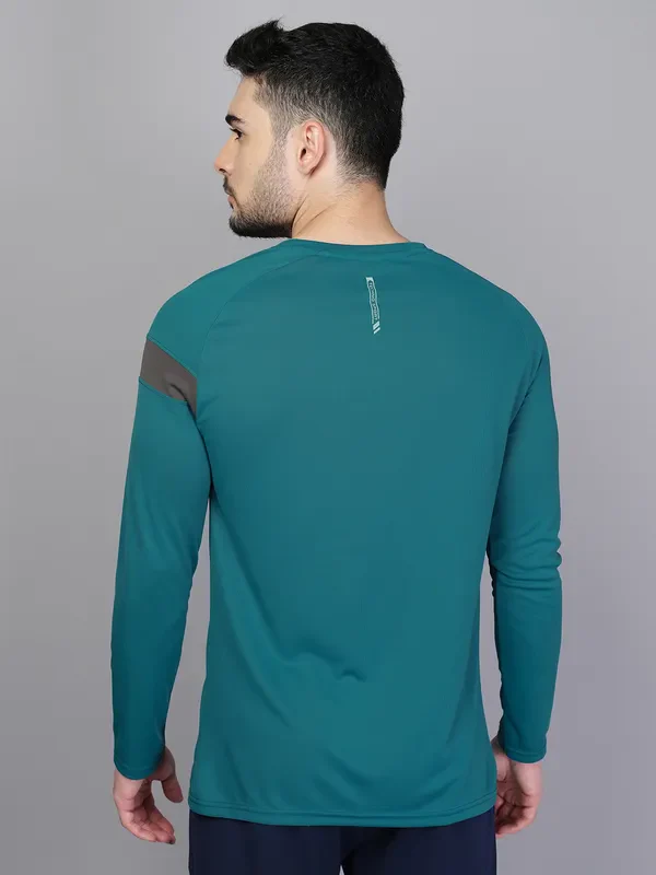 Men Colorblock Slim Fit Crew Neck T-shirt with TECHNO COOL+ - Image 4