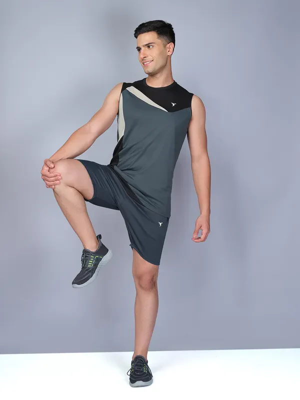 Men Colorblock Slim Fit Crew Neck Innerwear Vest with TECHNO COOL - Image 4