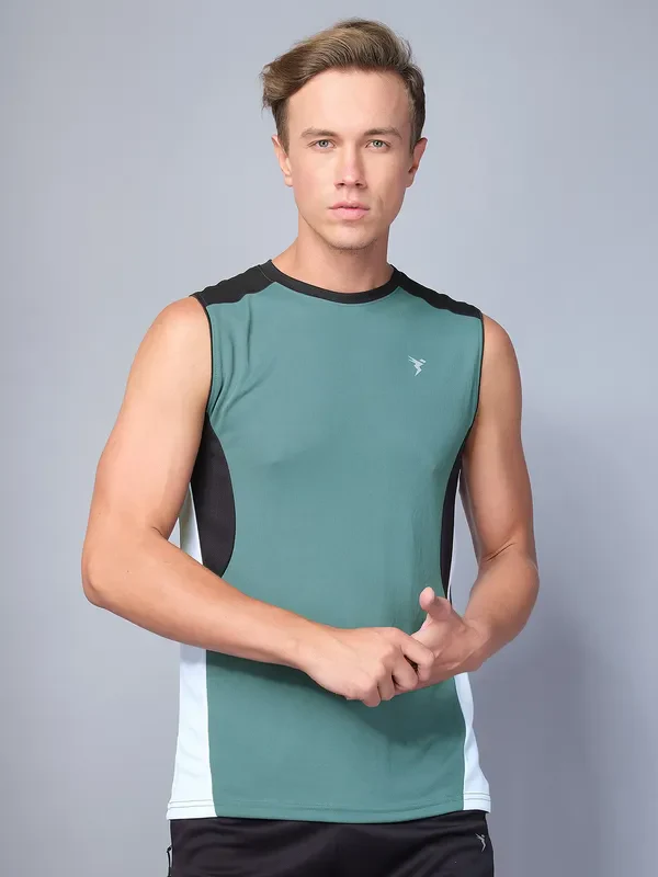 Men Colorblock Slim Fit Crew Neck Innerwear Vest with TECHNO COOL