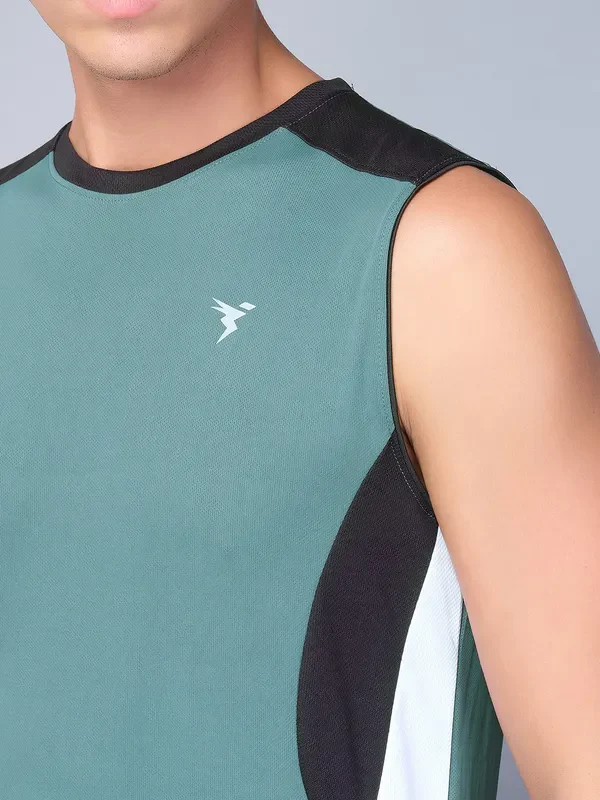 Men Colorblock Slim Fit Crew Neck Innerwear Vest with TECHNO COOL - Image 5