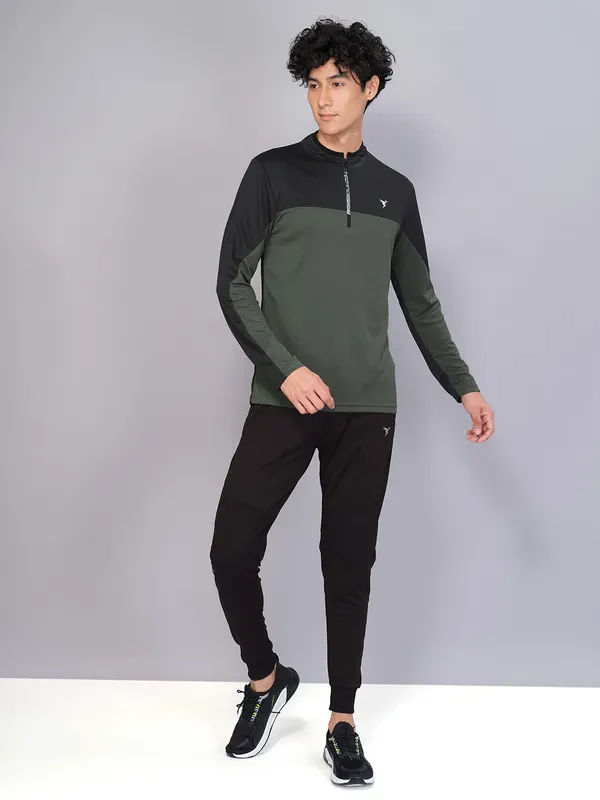 Men Colorblock Slim Fit Mock Neck T-shirt with TECHNO COOL - Image 4