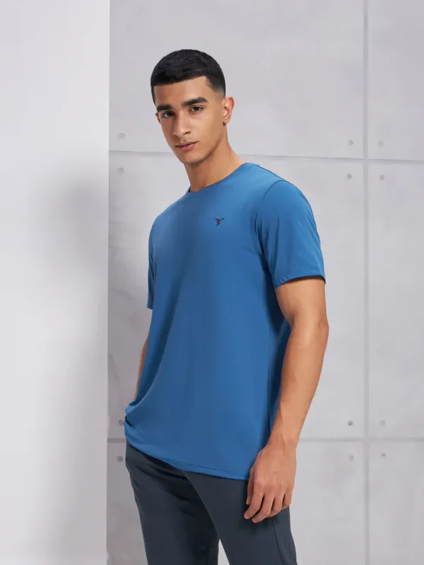 Men Solid Slim Fit Crew Neck T-shirt with COTFLEX - Image 3