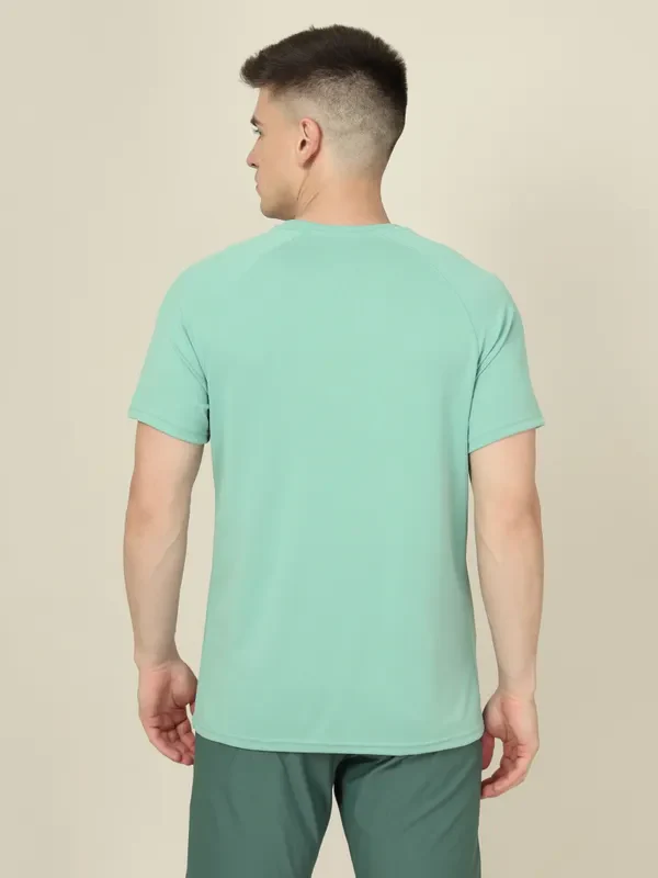 Men Graphic Printed Slim Fit Crew Neck T-shirt with TECHNO COOL+ - Image 4