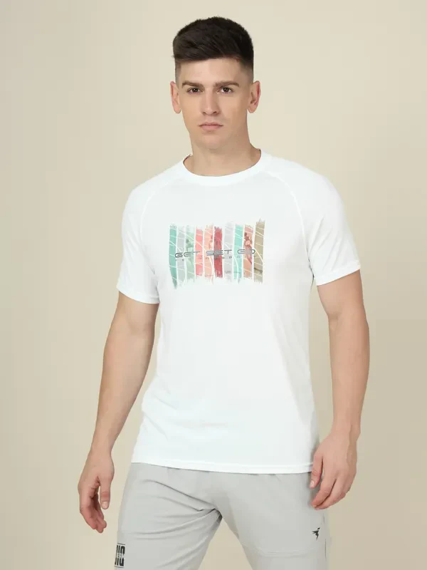 Men Graphic Printed Slim Fit Crew Neck T-shirt with TECHNO COOL+