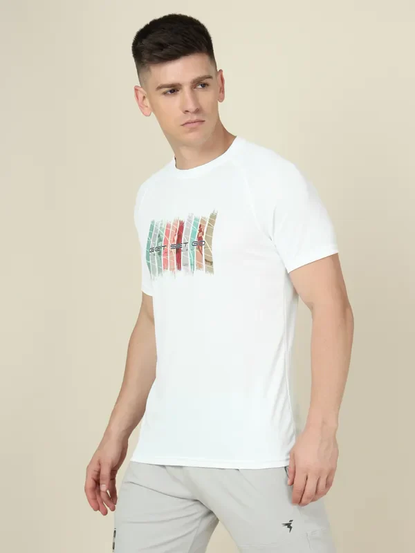Men Graphic Printed Slim Fit Crew Neck T-shirt with TECHNO COOL+ - Image 3