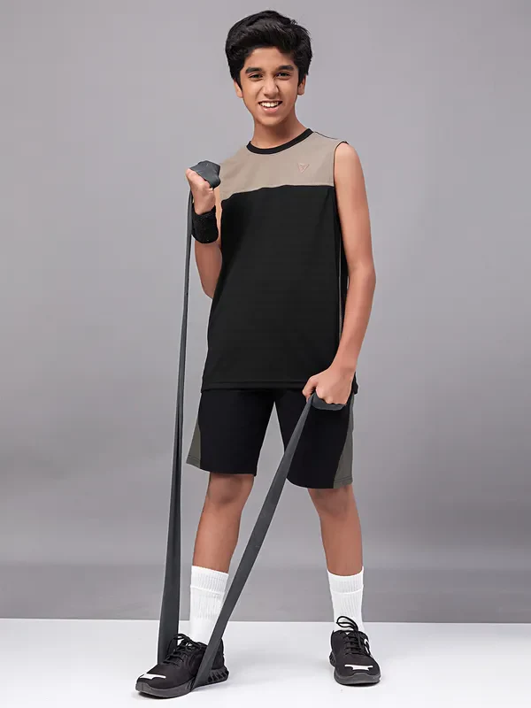 Boys Colorblock Slim Fit Crew Neck T-shirt with TECHNO GUARD - Image 2