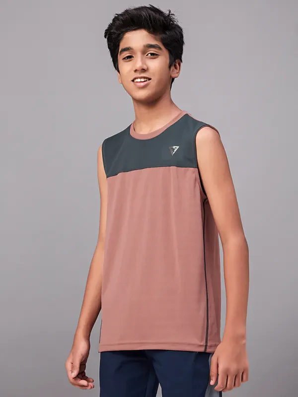 Boys Colorblock Slim Fit Crew Neck T-shirt with TECHNO GUARD - Image 3