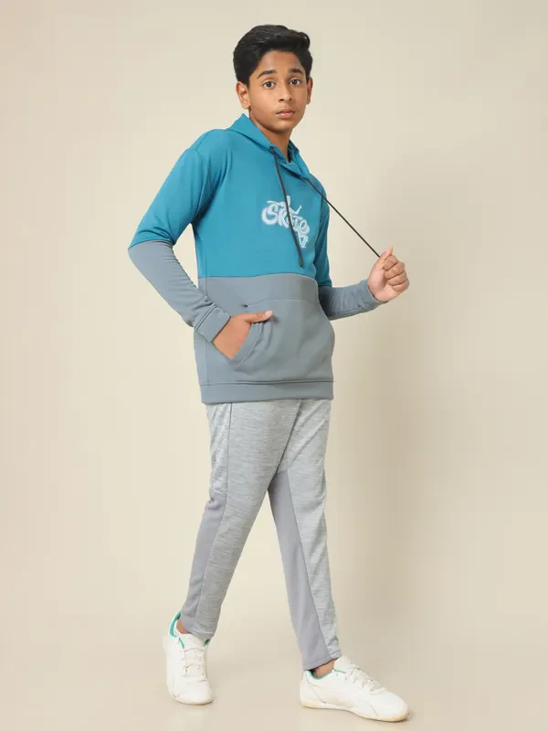 Boys Colorblock Slim Fit Hooded Sweatshirt with TECHNO WARM+ - Image 4