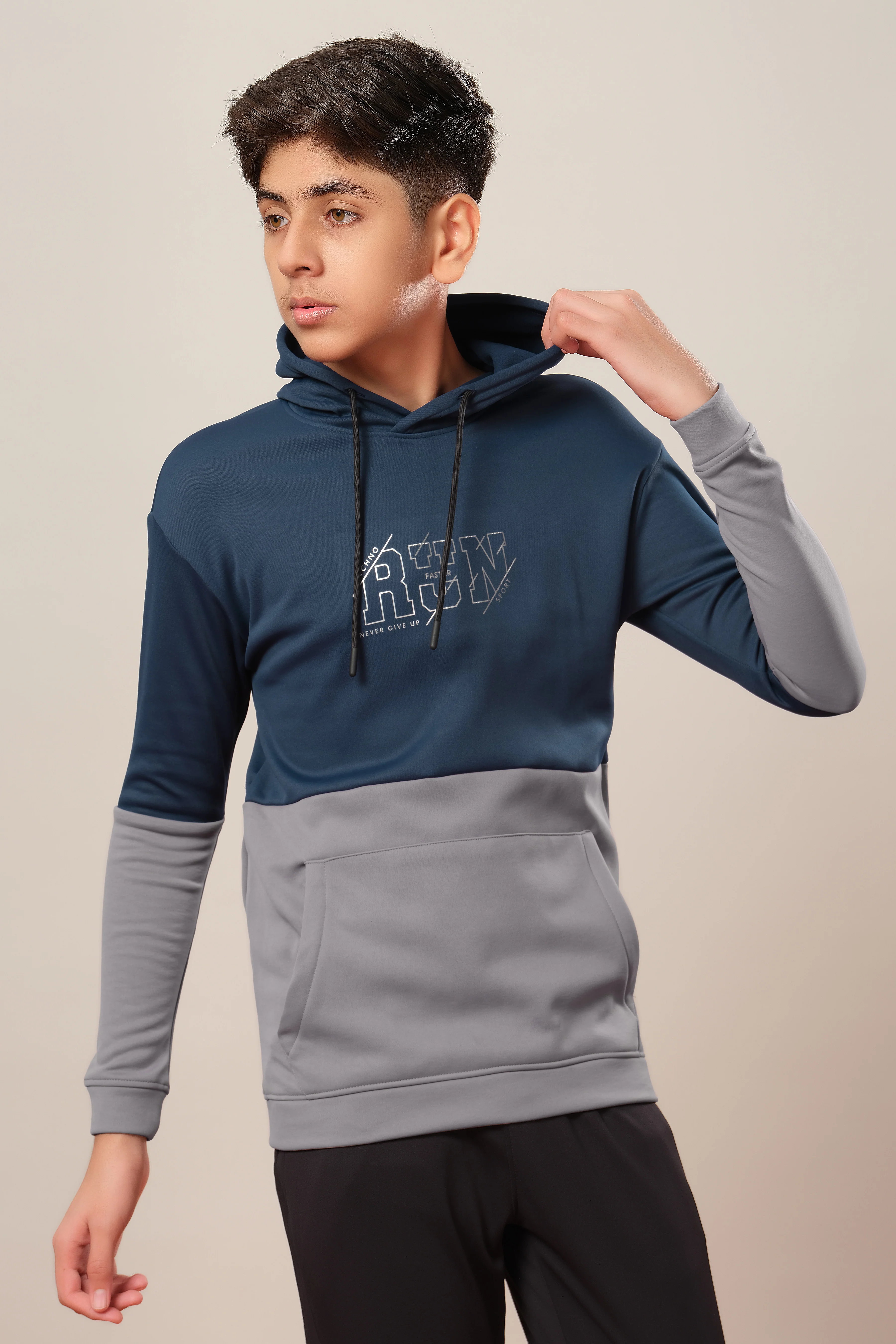 Boys Colorblock Slim Fit Hooded Sweatshirt with TECHNO WARM+