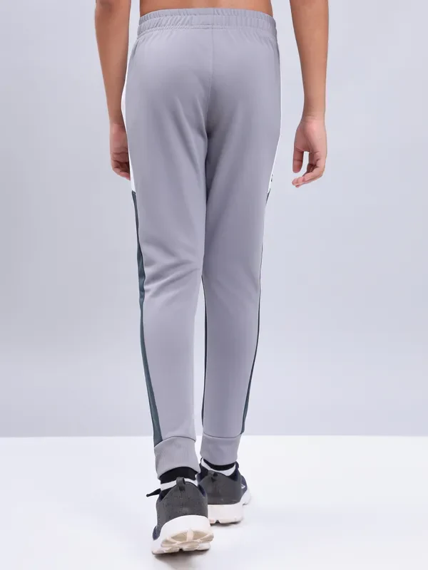 Boys Colorblock Slim Fit Joggers with TECHNO GUARD - Image 4