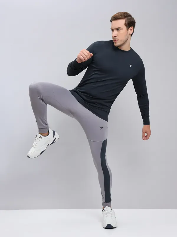 Men Solid Slim Fit Crew Neck T-shirt with ELASTO PLUS - Image 2