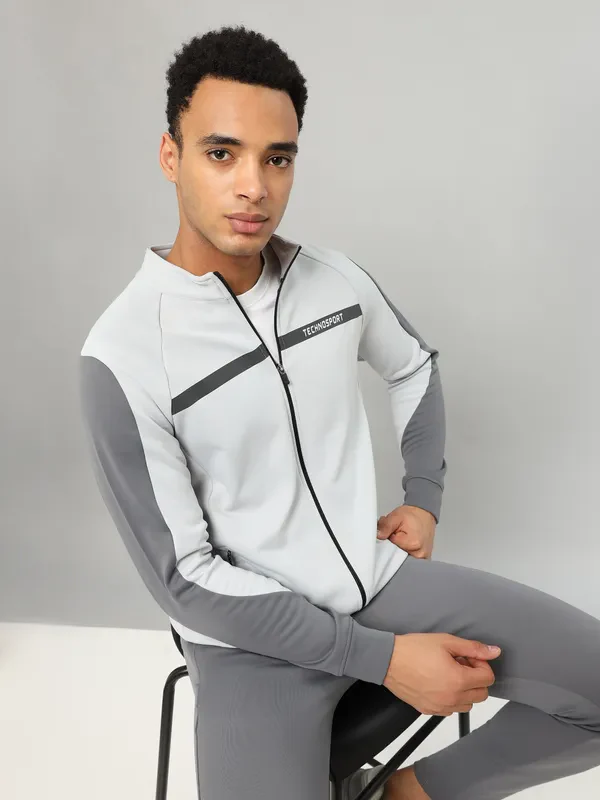 Men Colorblock Slim Fit Mock Neck Jacket with TECHNO GUARD - Image 4