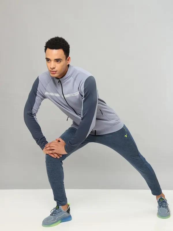 Men Colorblock Slim Fit Mock Neck Jacket with TECHNO GUARD - Image 4