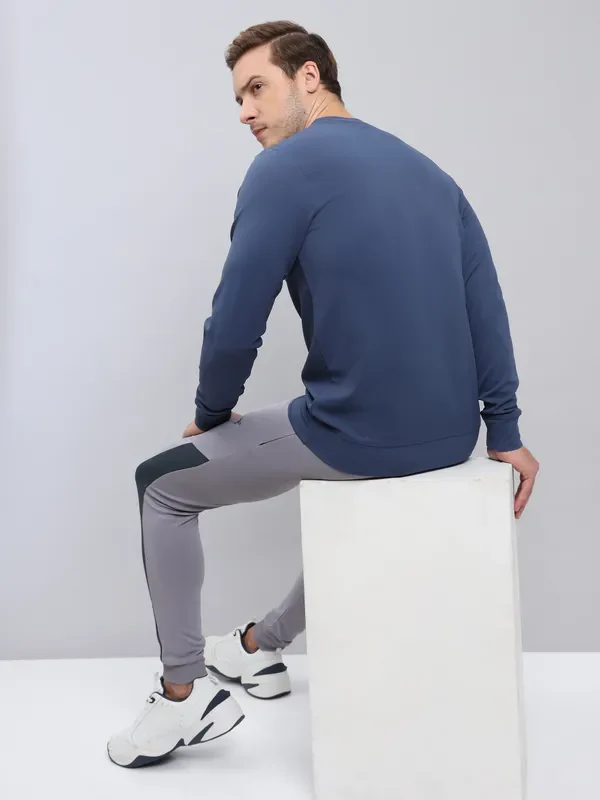 Men Solid Slim Fit Crew Neck T-shirt with ELASTO PLUS - Image 3