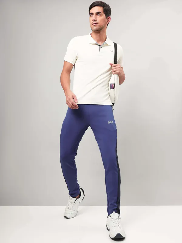 Men Solid Slim Fit Polo T-shirt with MATPIQ - Image 5