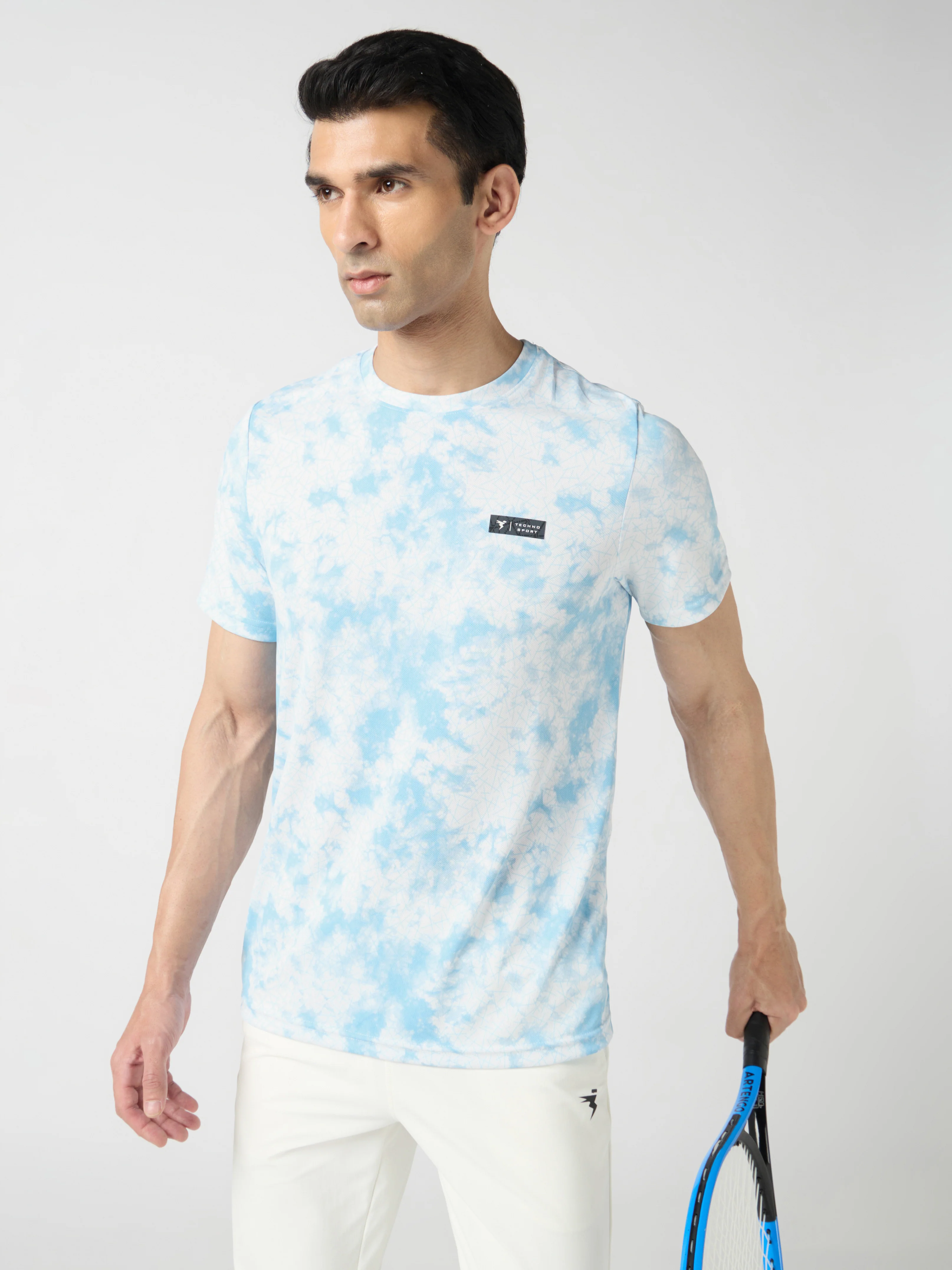 Men Abstract Print Slim Fit Crew Neck T-shirt with TECHNO COOL+