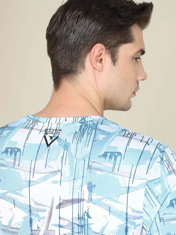 Men Abstract Print Slim Fit Crew Neck T-shirt with TECHNO COOL+ - Image 8