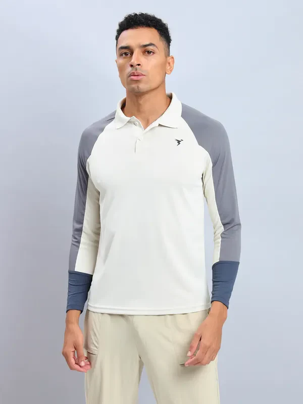 Men Colorblock Slim Fit Polo T-shirt with TECHNO COOL+
