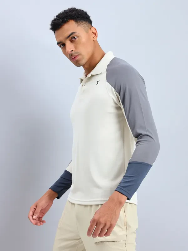Men Colorblock Slim Fit Polo T-shirt with TECHNO COOL+ - Image 4