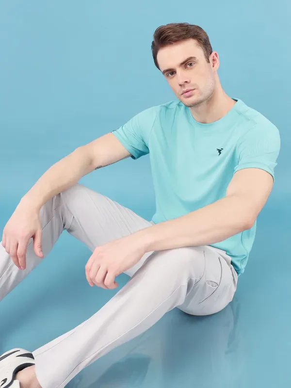 Men Solid Slim Fit Crew Neck T-shirt with TECHNO COOL+ - Image 4