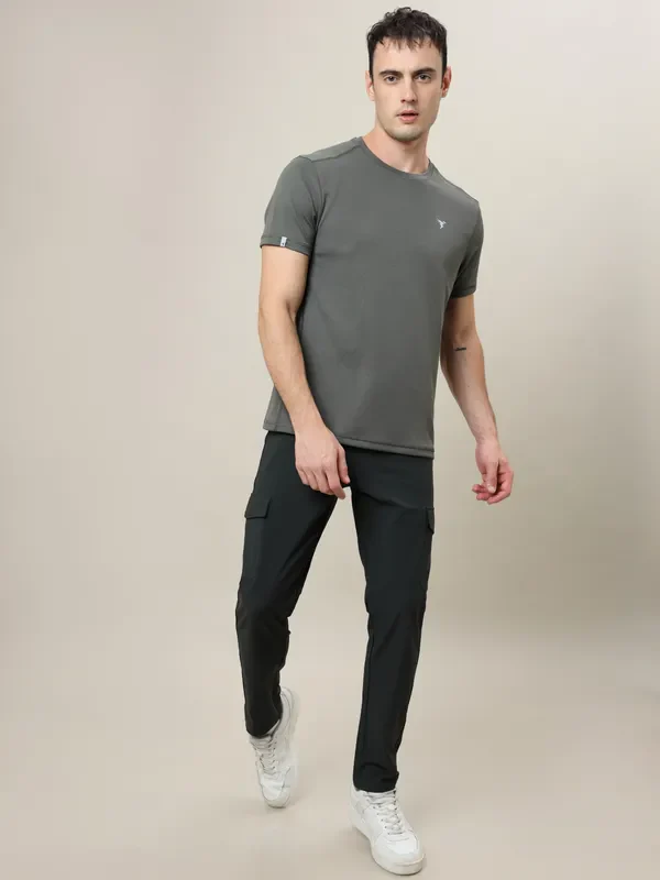 Men Solid Slim Fit Crew Neck T-shirt with TECHNO COOL+ - Image 4
