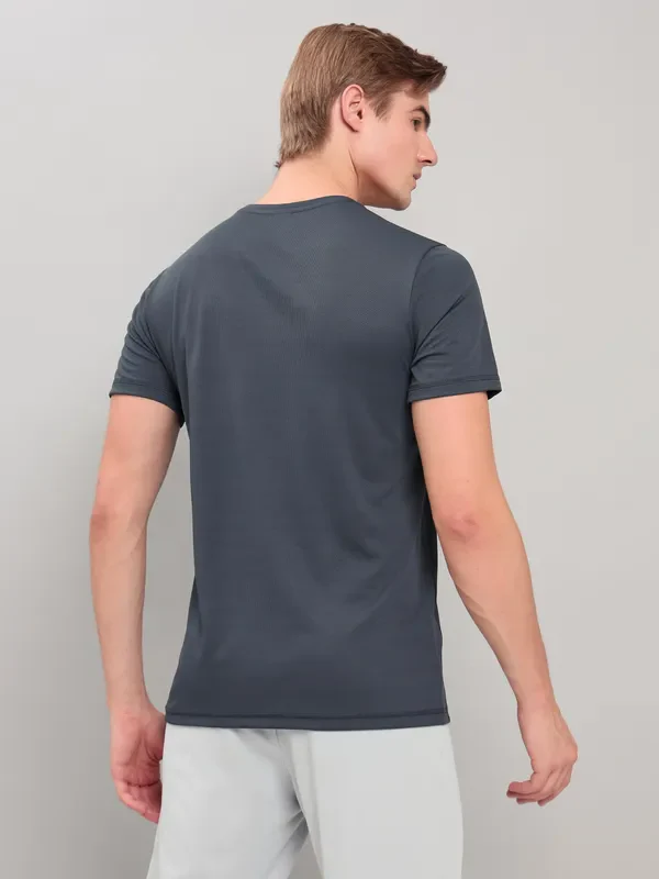 Men Solid Slim Fit Crew Neck T-shirt with TECHNO COOL+ - Image 3