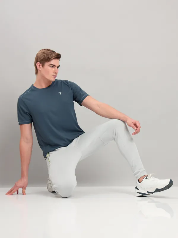 Men Solid Slim Fit Crew Neck T-shirt with TECHNO COOL+ - Image 4