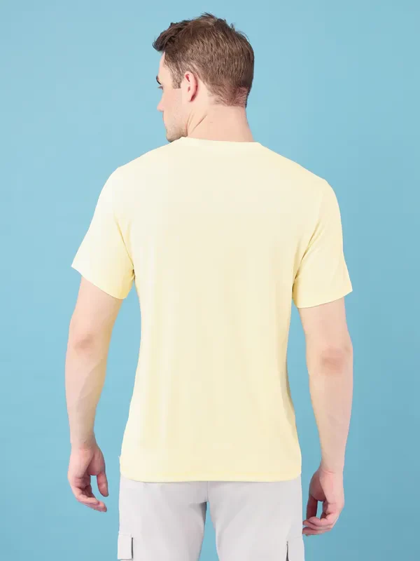Men Solid Slim Fit Crew Neck T-shirt with TECHNO COOL+ - Image 3