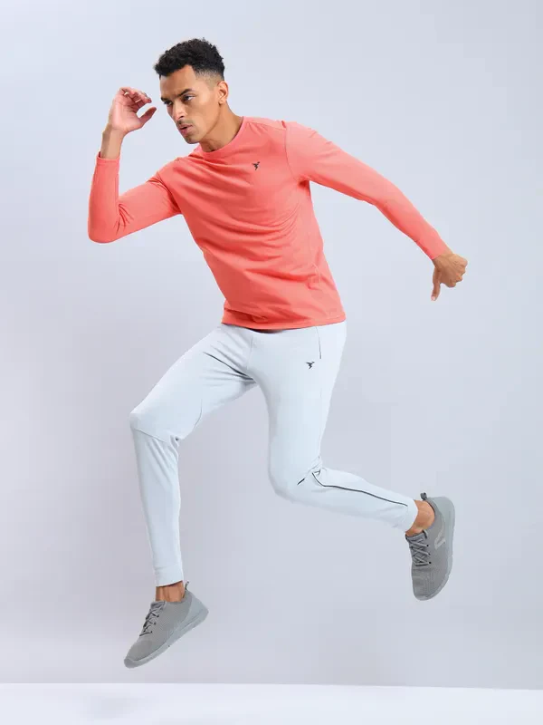 Men Solid Slim Fit Crew Neck T-shirt with TECHNO COOL+ - Image 5
