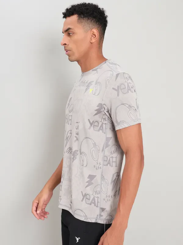 Men Jacquard Slim Fit Crew Neck T-shirt with DOUBLE COOL - Image 4